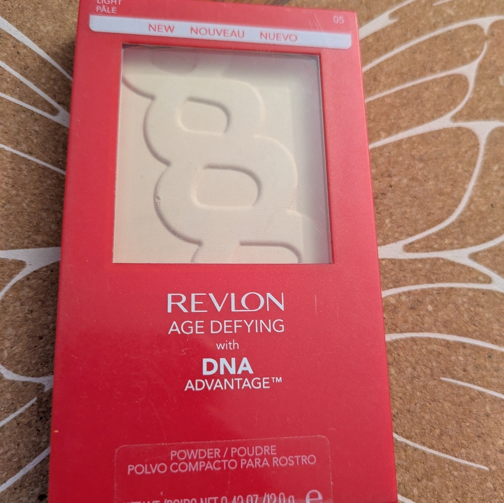 Revlon Age Defying With DNA Advantage Powder